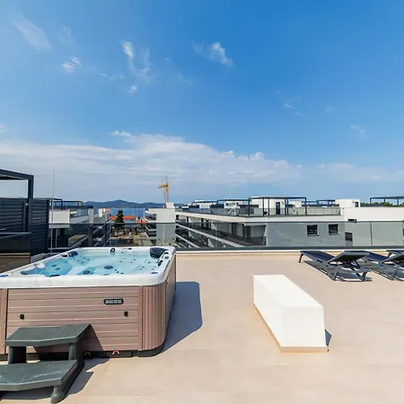 شقة The Skyline Penthouse By Belmont Realty *