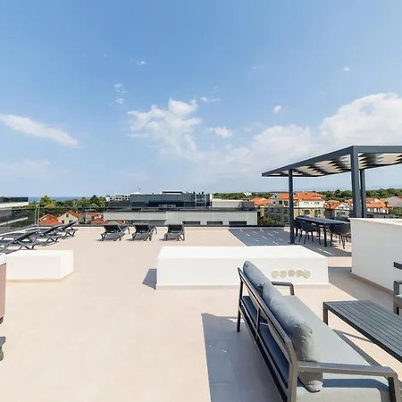 The Skyline Penthouse By Belmont Realty زادار