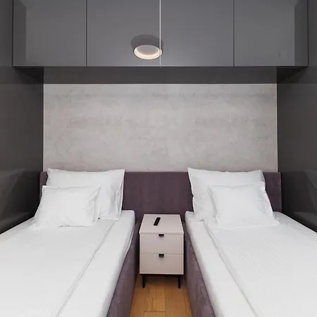 The Skyline Penthouse By Belmont Realty شقة