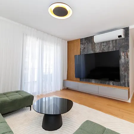 The Skyline Penthouse By Belmont Realty شقة زادار