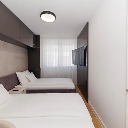 The Skyline Penthouse By Belmont Realty شقة