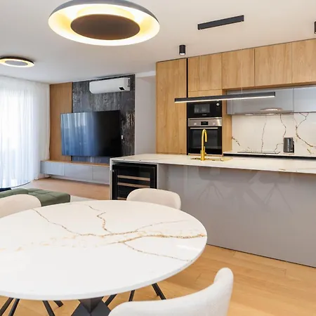 شقة The Skyline Penthouse By Belmont Realty زادار