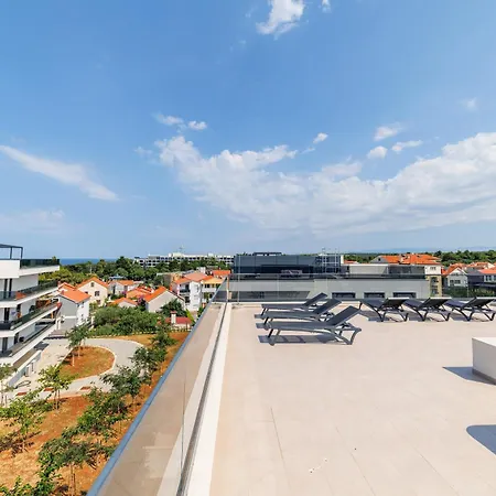 The Skyline Penthouse By Belmont Realty * Zára