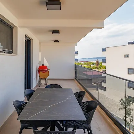 The Skyline Penthouse By Belmont Realty Apartman Zára