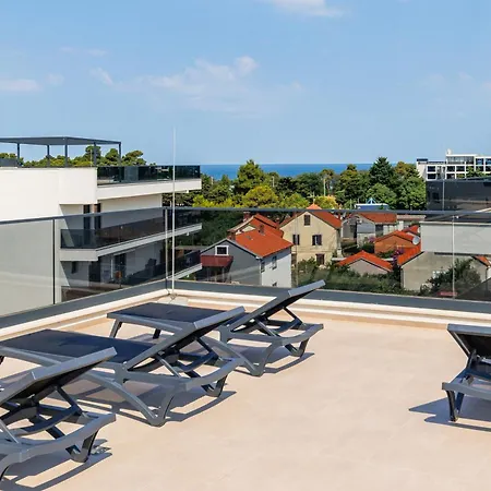 The Skyline Penthouse By Belmont Realty * 扎达尔