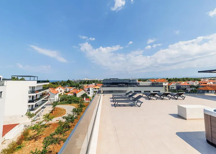 The Skyline Penthouse By Belmont Realty * Zára