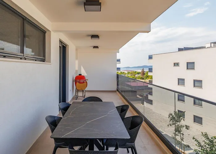 The Skyline Penthouse By Belmont Realty Apartman Zára