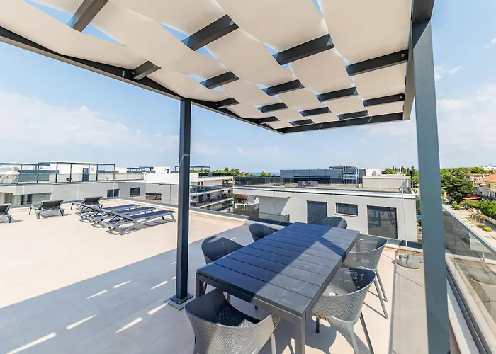 The Skyline Penthouse By Belmont Realty * Zára