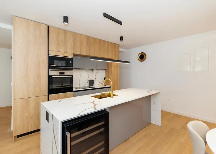 The Skyline Penthouse By Belmont Realty * Zára