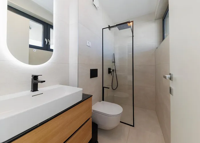 The Skyline Penthouse By Belmont Realty * Zára