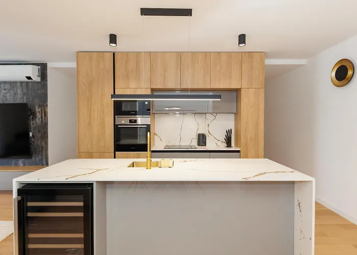 The Skyline Penthouse By Belmont Realty Zára